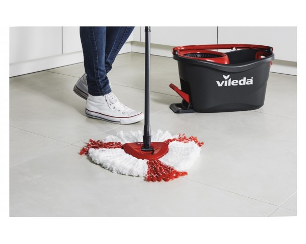 Vileda España - Vileda Turbo es el sistema más completo para fregar sin  esfuerzo. El pedal reforzado activa el sistema de centrifugado de la fregona  para escurrir con mayor comodidad y sin